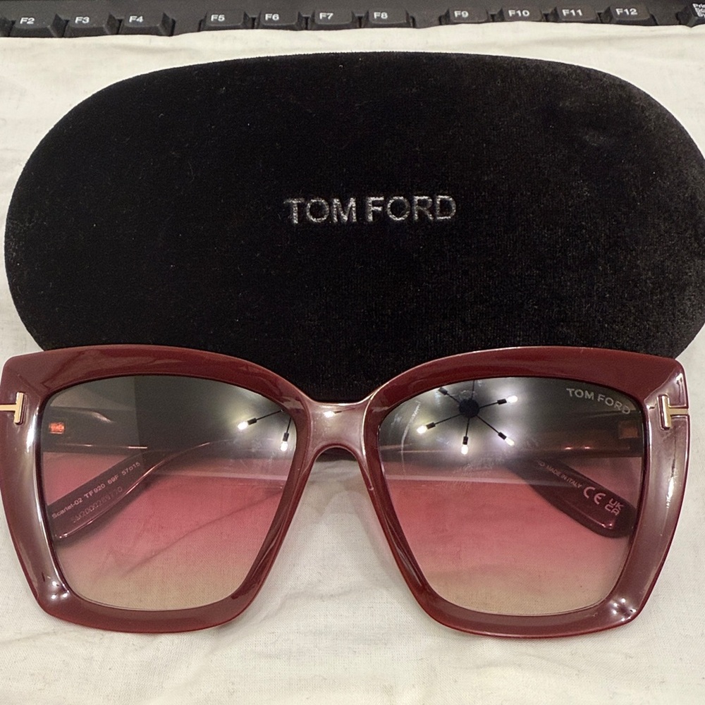 Tom Ford Burgundy Women's Sunglasses Scarlet 02 with case